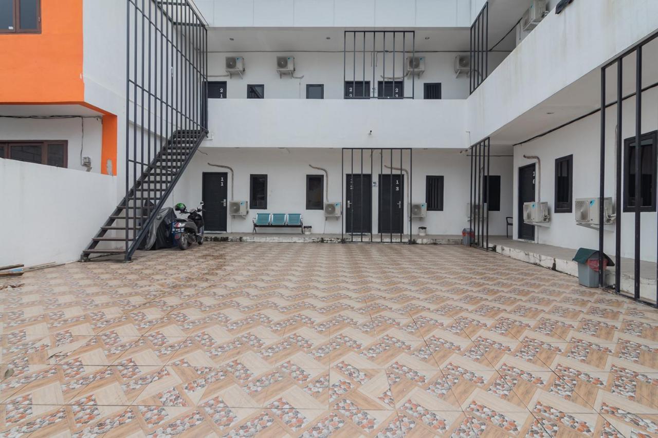 Reddoorz At Sani Guest House Balikpapan Экстерьер фото