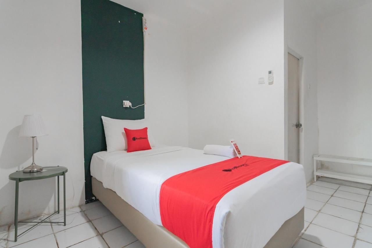 Reddoorz At Sani Guest House Balikpapan Экстерьер фото