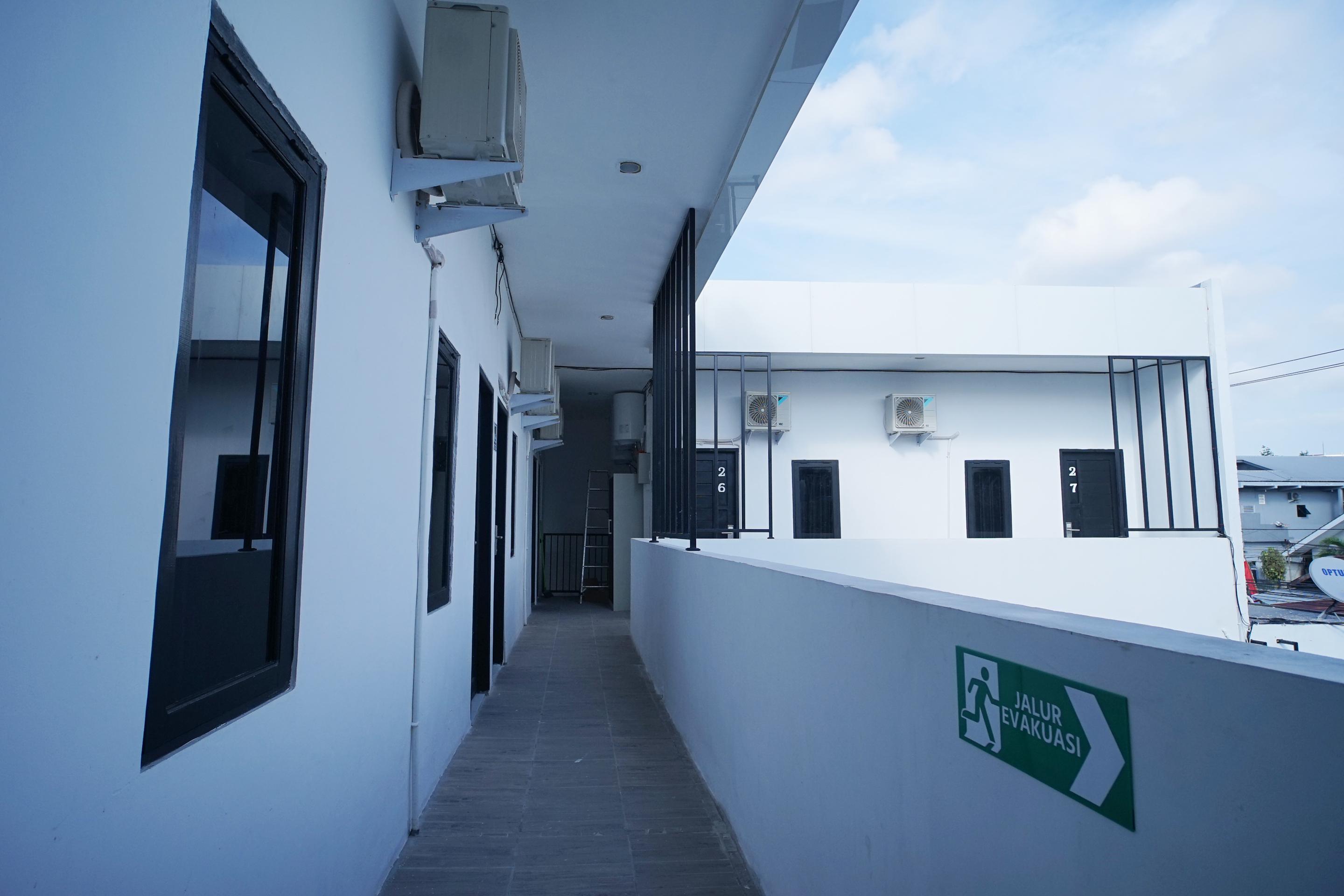 Reddoorz At Sani Guest House Balikpapan Экстерьер фото